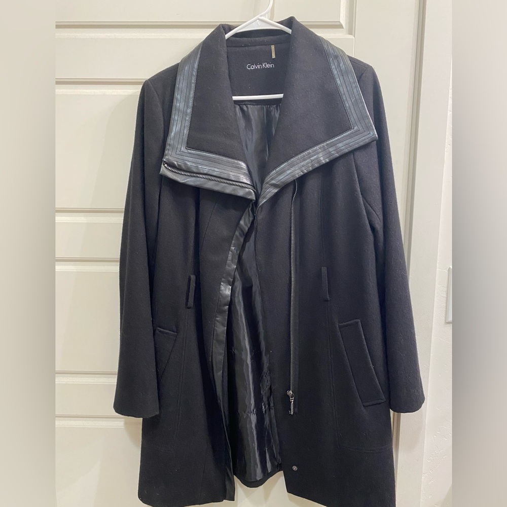 Elegant Calvin Klein Black Wool Blend Coat
